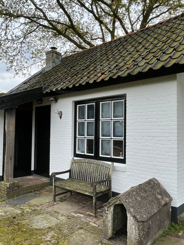 Landhuis Breda buiten schilderwerk bijgebouw